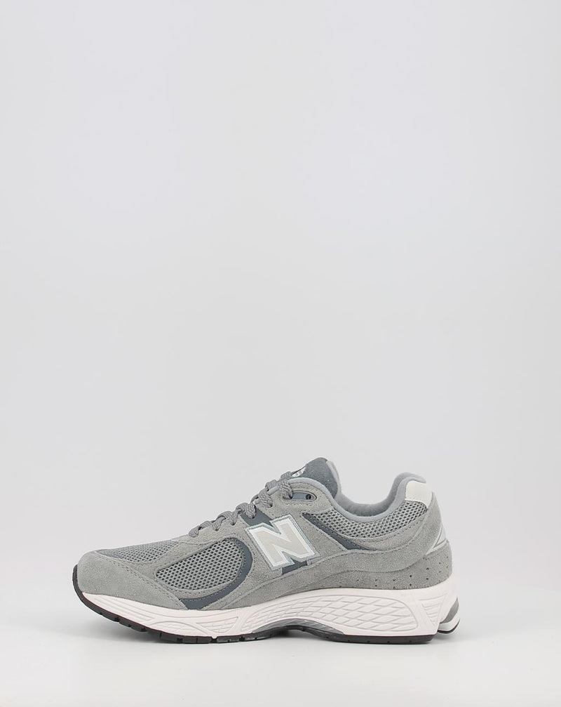 Zapatillas NEW BALANCE M2002RST gris